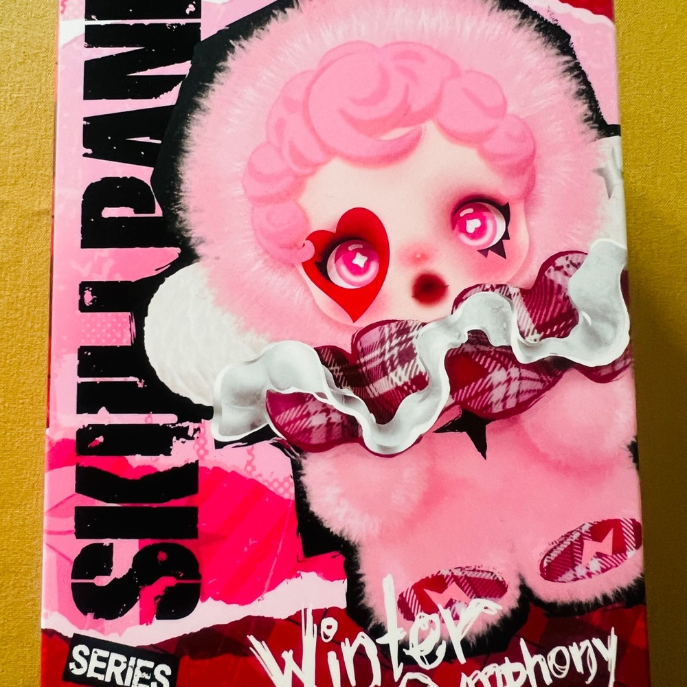 POPMART SKULLPANDA Winter Symphony Series - Song Of Snow (US-UPC Apply)AUTHENTIC - Picture 5 of 9